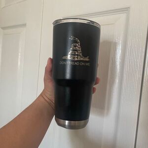 Magellan Double Wall Insulated Tumbler Cup Don’t Tread On Me Black
